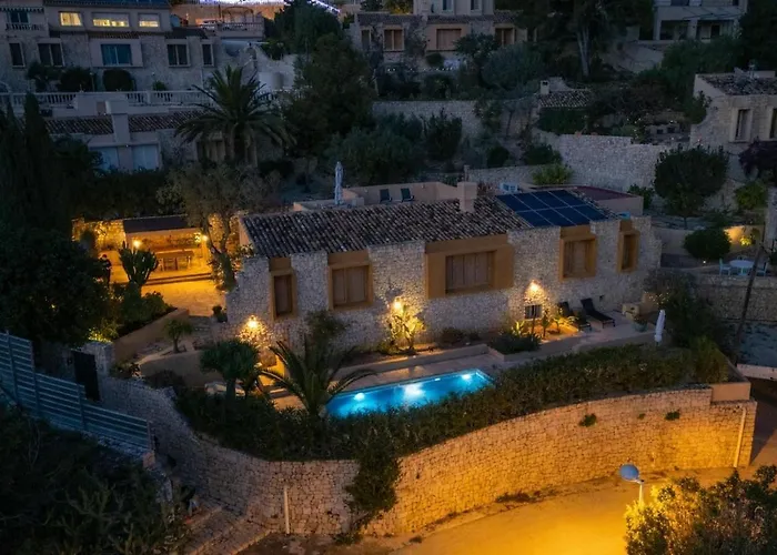 Villa Avanoa - Manzanera Calp